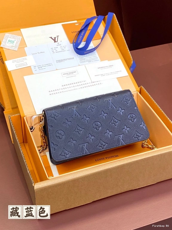 First bag VUITTON Métis On LOUIS Wallet Chain 0814